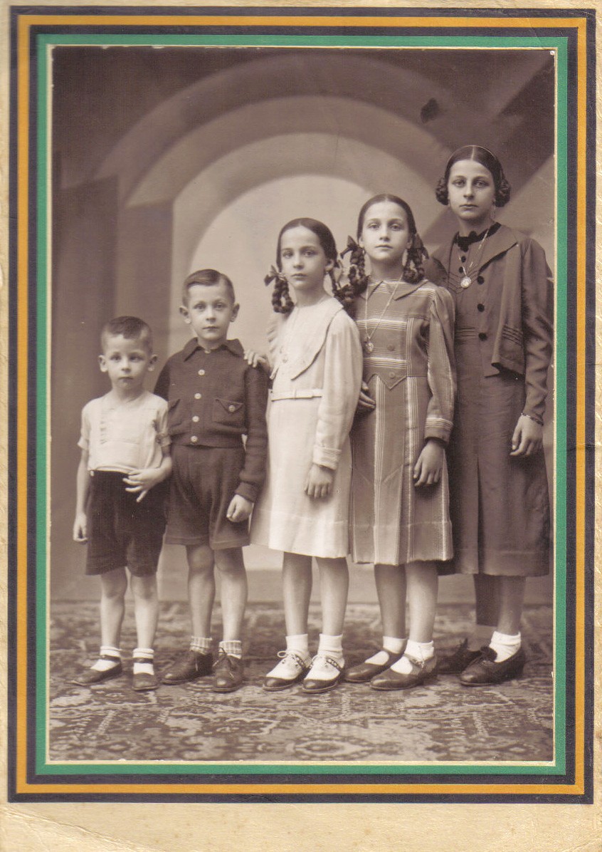 Pepita, Mercedes, Dolores, Jesús i José Maria